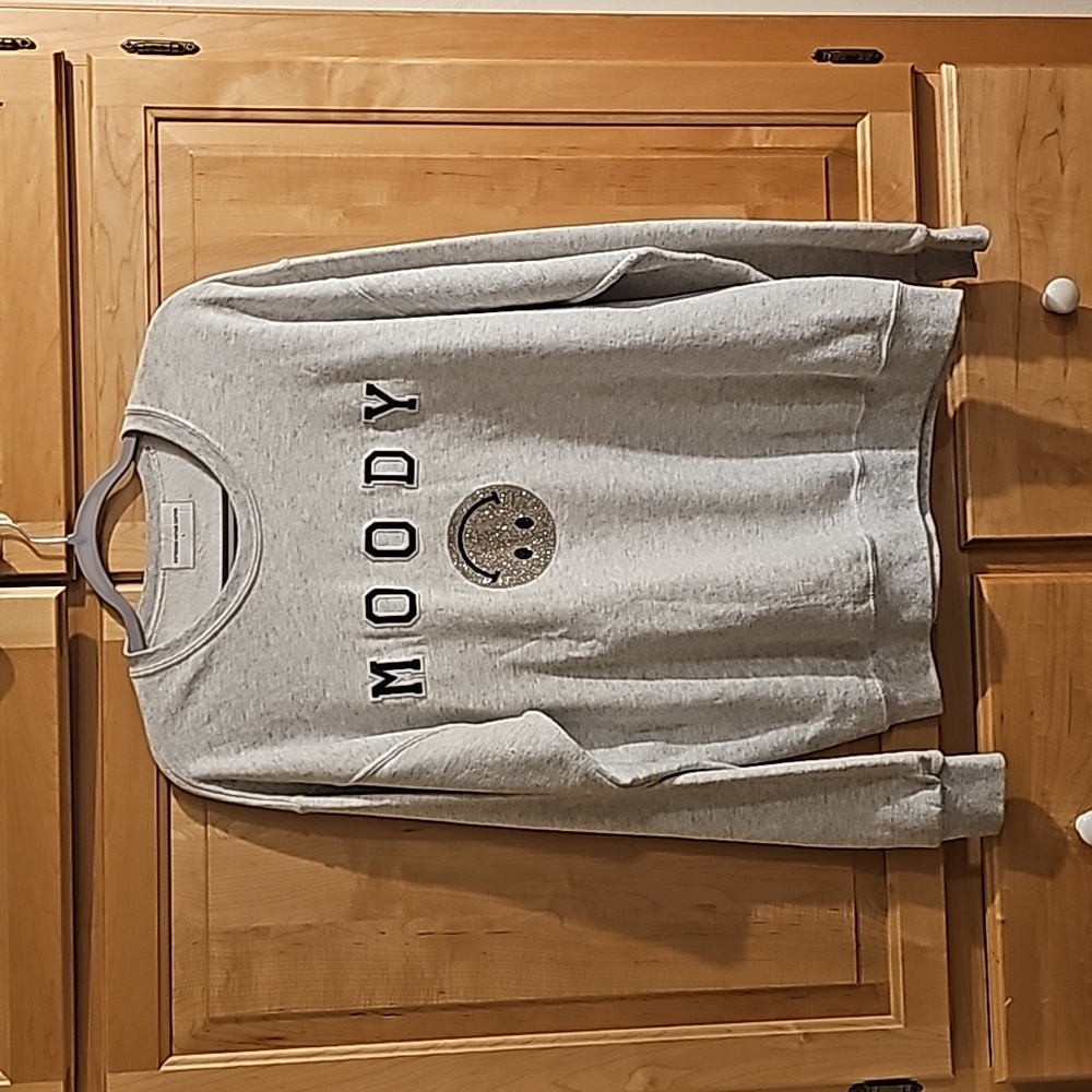 Crew neck "moody" sweatshirt, size Large